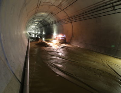 勒奇山基线隧道，以打开后再次水沙入口